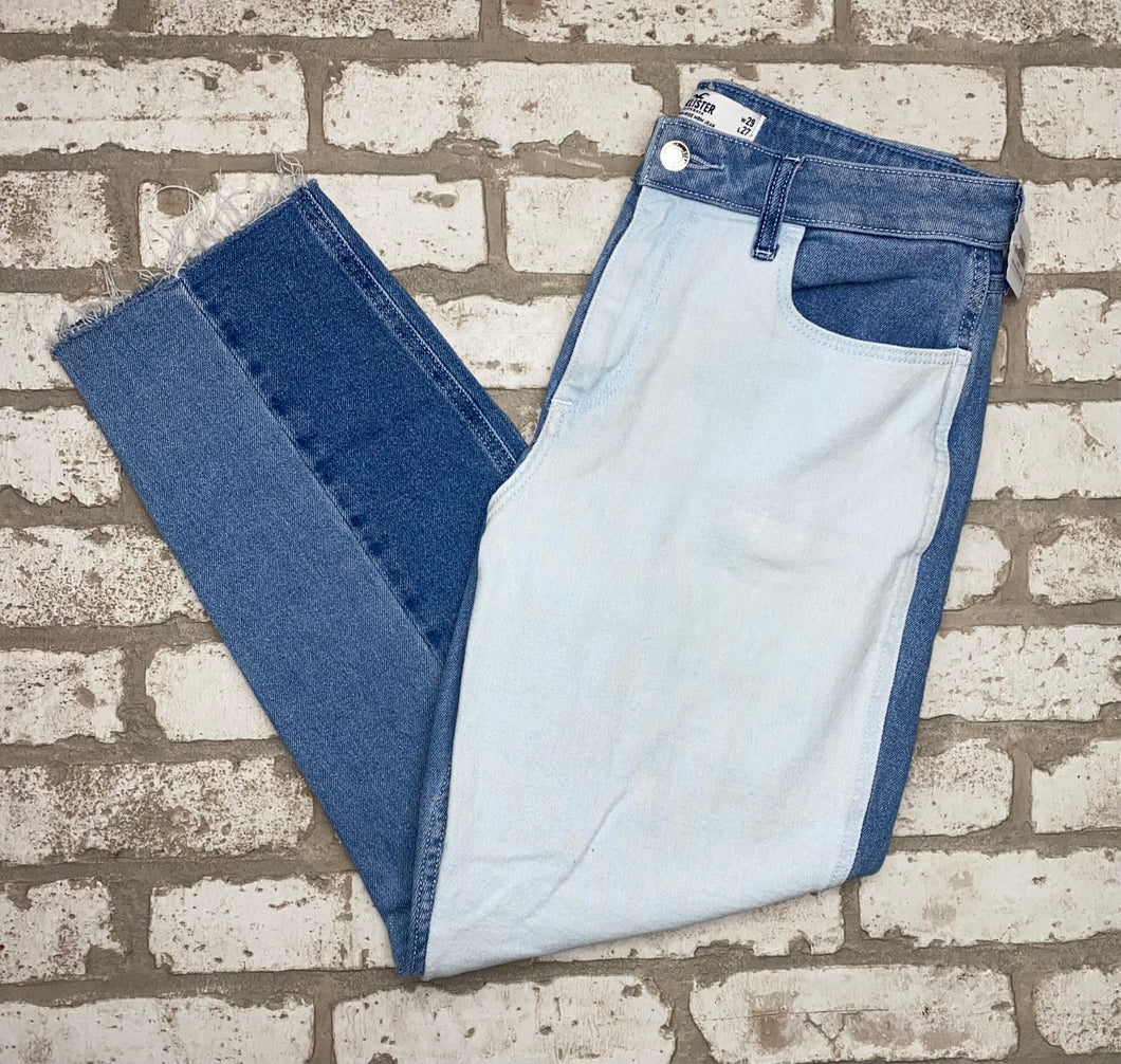 Hollister Curvy Mom Jeans- (Size 9)