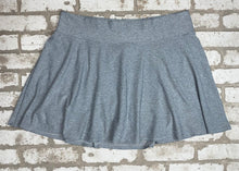 Load image into Gallery viewer, Old Navy Skort- (2X)
