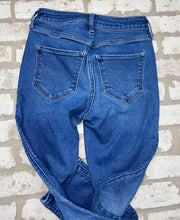 Load image into Gallery viewer, Old Navy HR Skinny- (Size 0)
